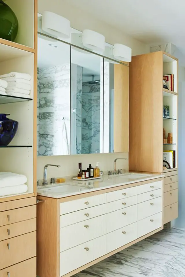 demenagement appartement plus petit elegant salle de bain en marbre revêtement élégant grand meuble en meuble double vasque colonnes de rangement de chaque côté