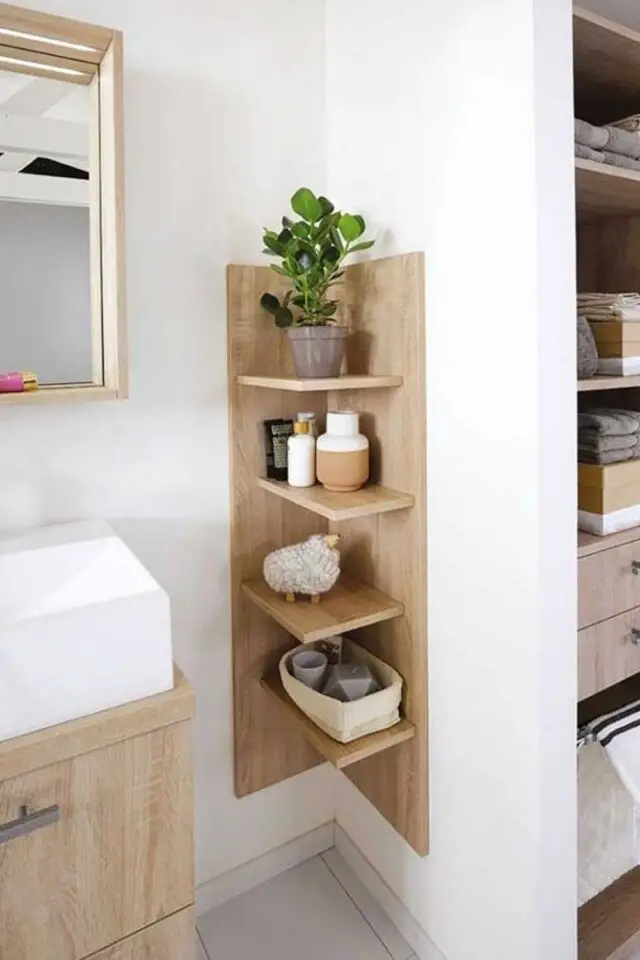 exemple rangement complementaire salle de bain petite étagère d'angle en bois pratique et moderne