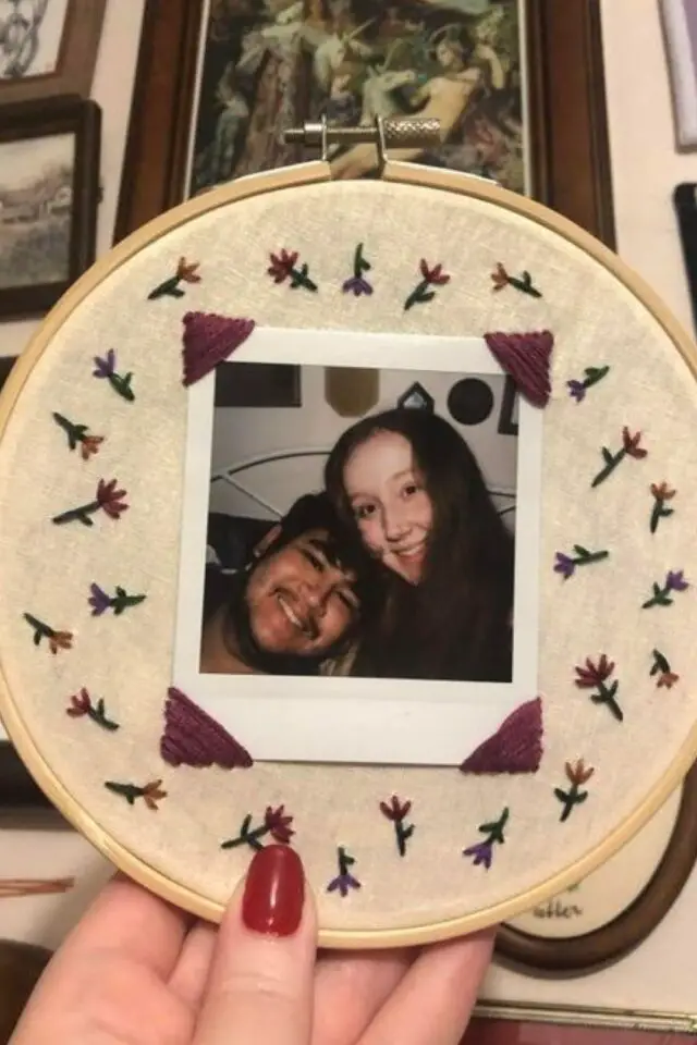 idée bricolage cadeau saint Valentin broderie mignonne avec polaroid