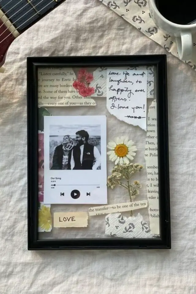 idee bricolage cadeau saint valentin cadre transparent photo lettre d'amour fleur séchée