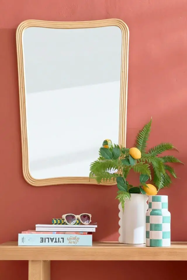 Nouvelle collection La Redoute Miroir en rotin à la forme organique et sophistiquée et fabriqué de manière artisanale 