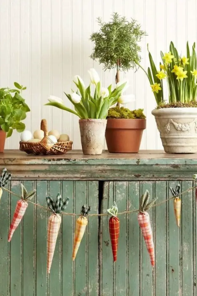 bricolage facile paques guirlande carotte couture à la main esprit printemps simple débutant activité manuelle