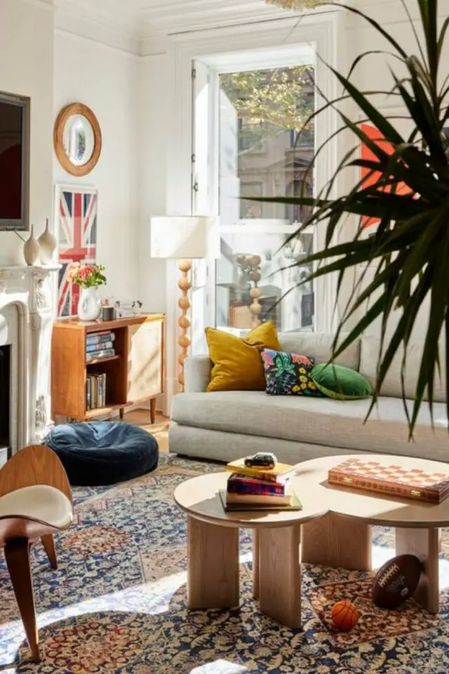 canape petit salon exemple lieu de vie agréable éclectique sofa beige simple tables basses gigognes