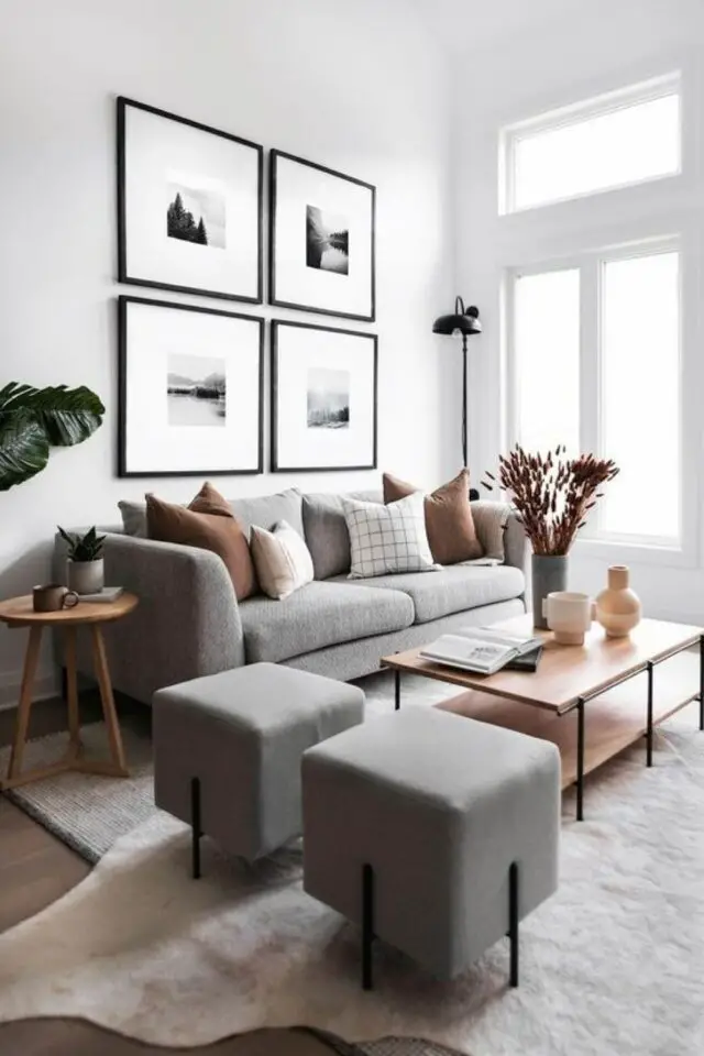 canape petit salon exemple gris simple mur blanc pouf modere table basse en bois galerie murale photo