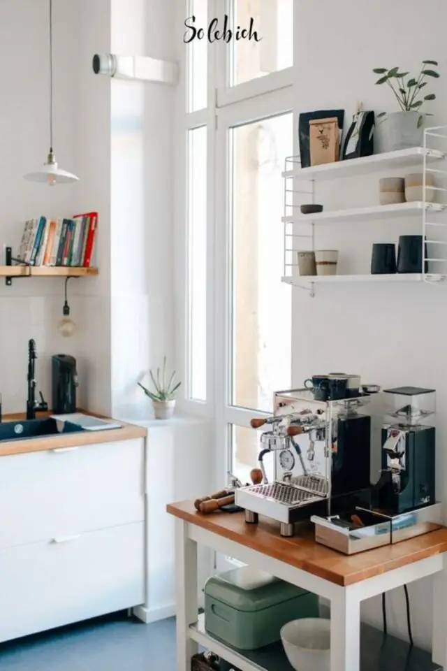 coin cafe a la maison meuble d'appoint desserte bois et blanc étagère string machine à café expresso inox chromé