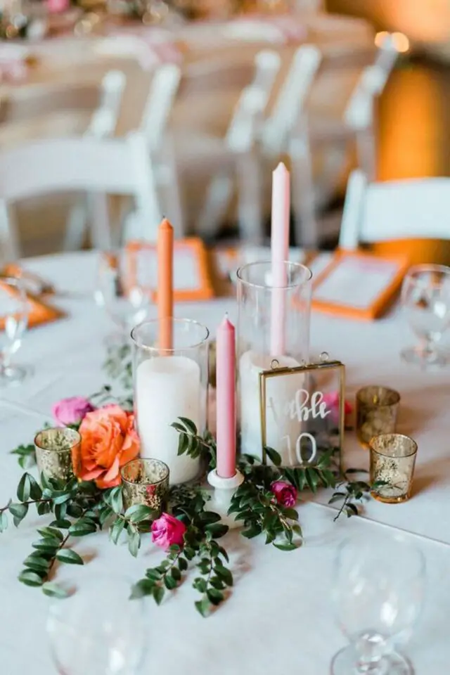 décoration de mariage au printemps centre de table facile bougies couleurs fleurs simple et romantique rose orange vert