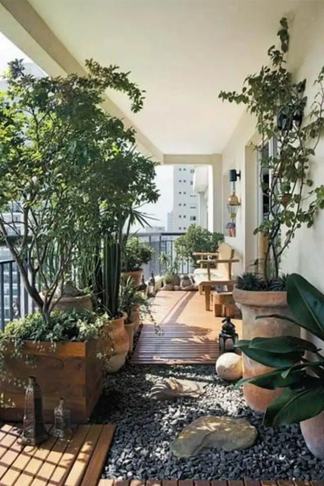 deco petit balcon tout en longueur ambiance nature zen 