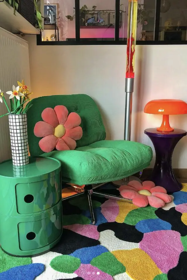 fauteuil DYVLINGE vert deco vintage ikea coin salon design rétro lampe champignon tabouret tamtam lava lamp étagère plastique tapis multicolore