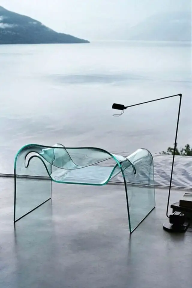 fauteuil culte design verre annees 80 Cini Boeri Ghost armchair transparence et élégance