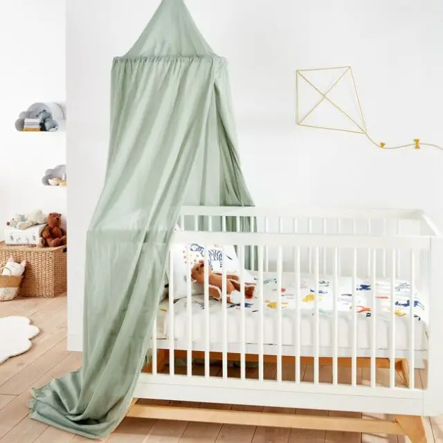 deco textile couleur la redoute Ciel de lit vert de gris chambre enfant 