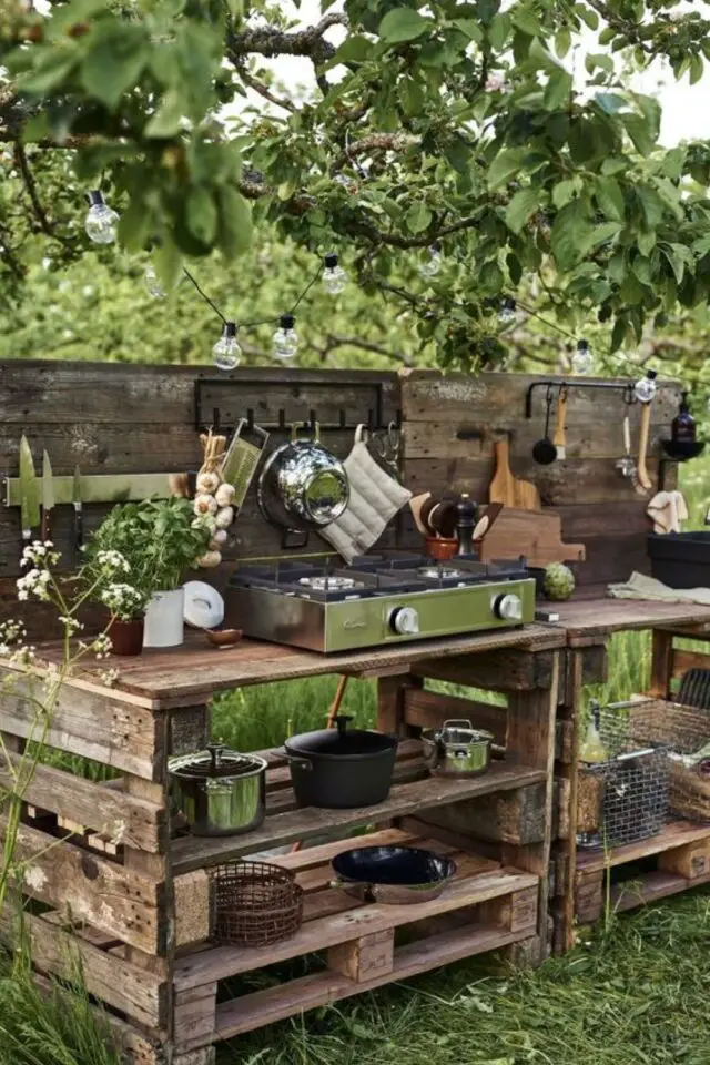 jardin rustique idée déco à copier cuisine extérieure récup palette projet aménagement outdoor pas cher authentique