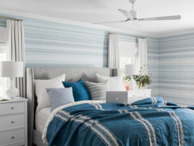 maison couleur motif visite déco intérieur chambre parentale bleue et blanche esprit bord de mer 
