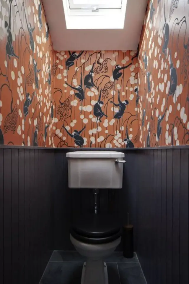 deco wc moderne photo choix couleur soubassement lambris peinture fresque originale papier peint contraste 