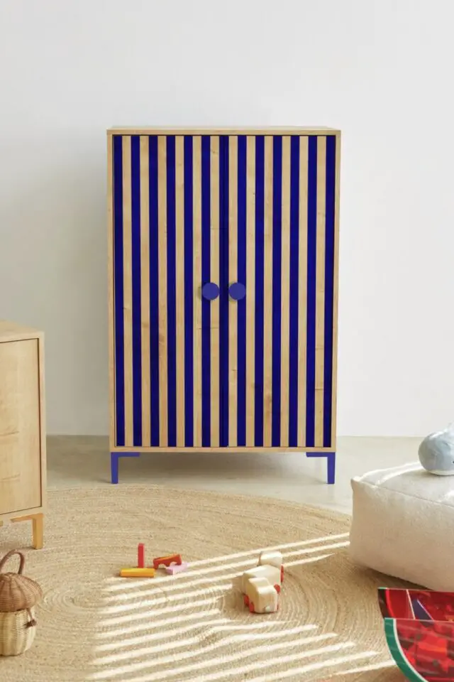 Armoire 2 portes enfants OAKLEY rayure bleue et bois Armoire 2 portes enfants OAKLEY rayure bleue et bois
