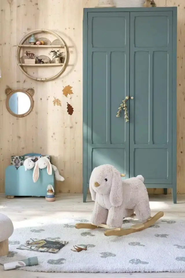 Dressing 2 portes battantes vert foncé chambre enfant Dressing 2 portes battantes vert foncé chambre enfant