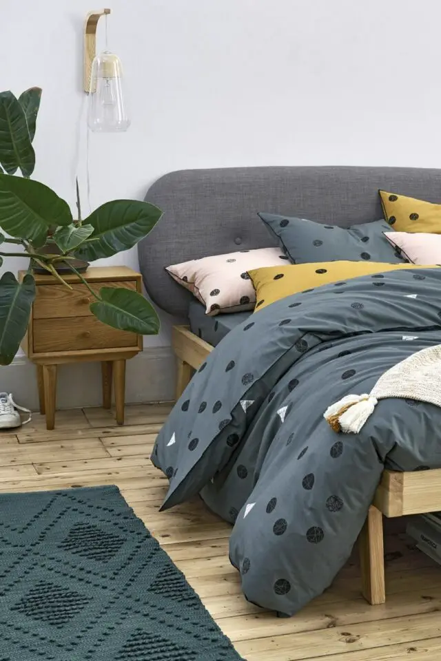 Applique verre et bois mur chambre adulte 