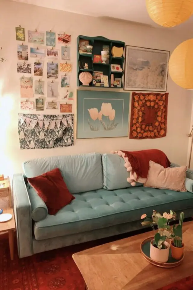 exemple aménagement salon disposition canapé contre un mur espace pour rendu harmonieux table basse rectangulaire idée déco murale 