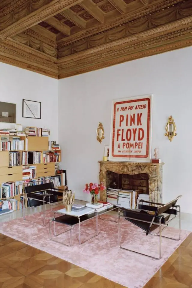 aménagement salon disposition canapé fauteuil espace minimaliste et confortable style vintage 