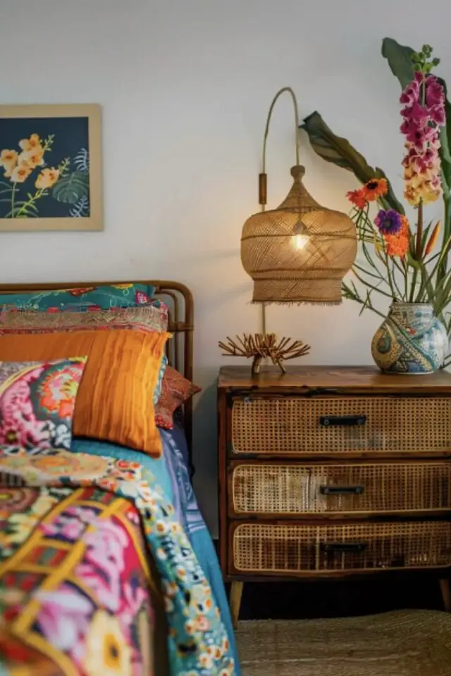 intérieur maximaliste bohème idée facile chambre à coucher adulte mélange de motif linge de lit coloré intérieur maximaliste bohème idée facile chambre à coucher adulte mélange de motif linge de lit coloré