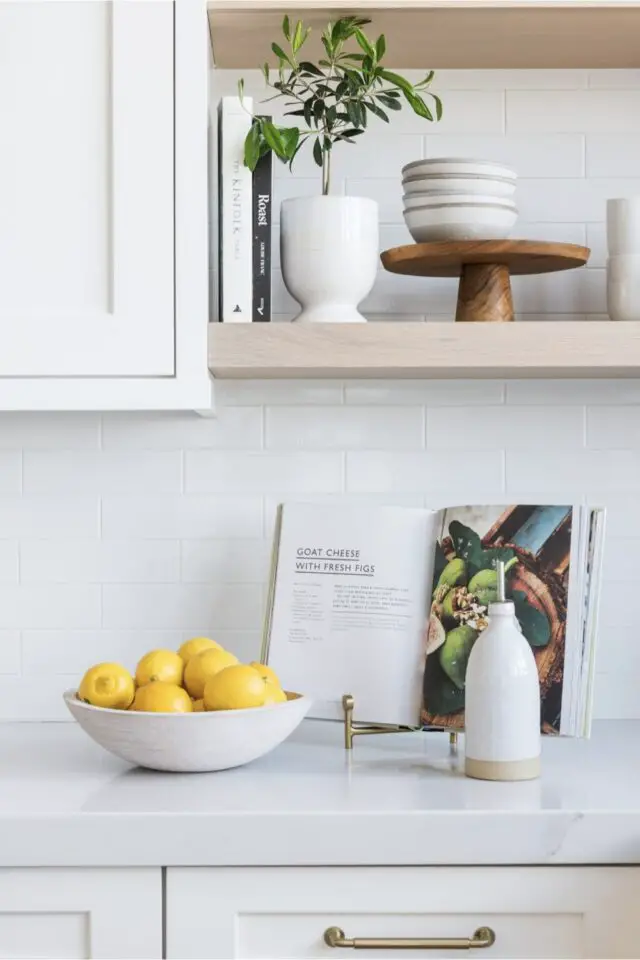 home staging guide ultime cuisine rangement réparation désencombrement idée mise en scène plan de travail 