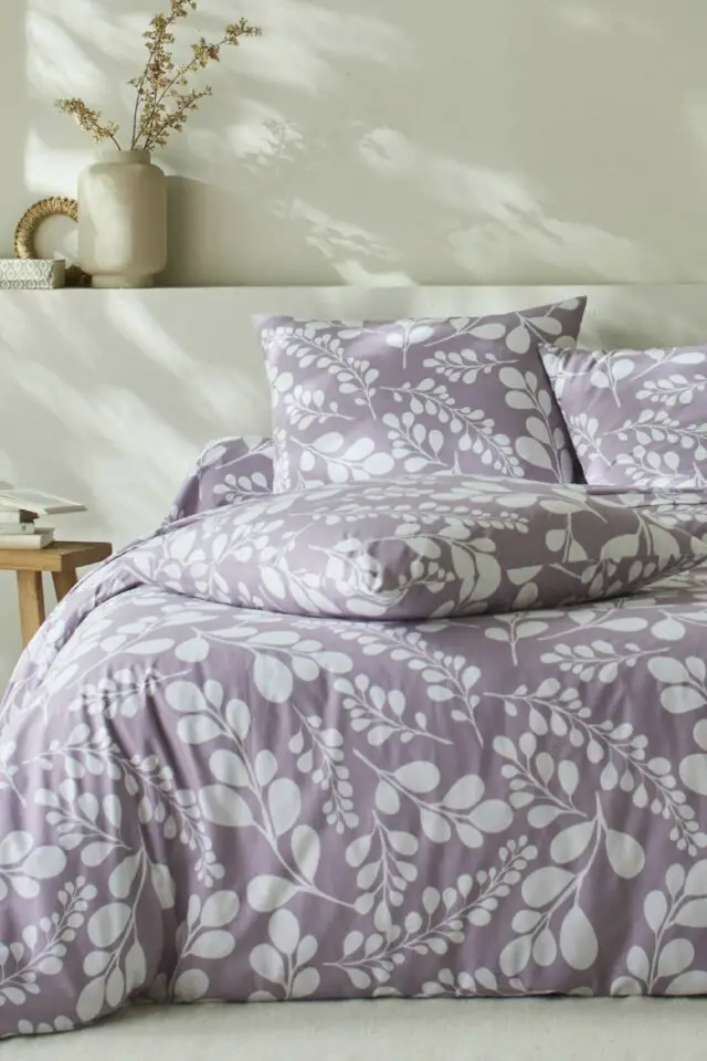 Linge de lit Chloé bicolore imprimé feuillage - en coton parme