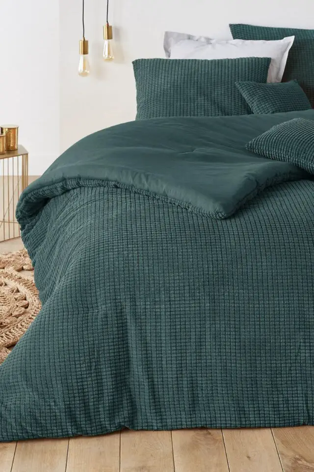 Couvre-lit boutis matelassé ciselé