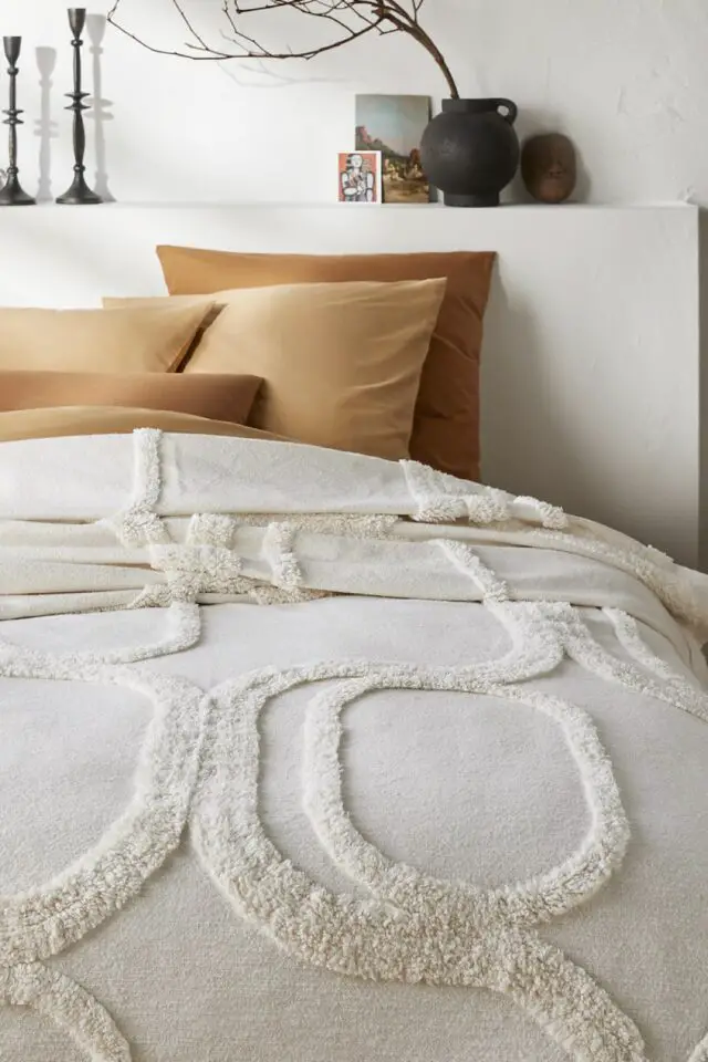 Dessus de lit coton tufté écru