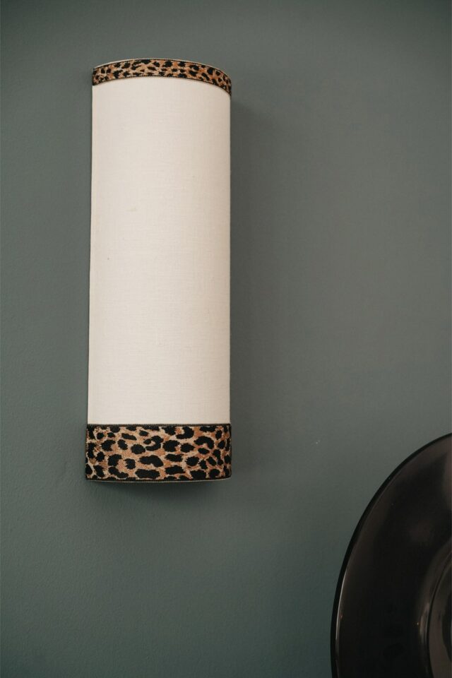 Applique murale chic et élégante couleur ivoire et léopard décoration intérieur My Léone Applique murale chic et élégante couleur ivoire et léopard décoration intérieur My Léone