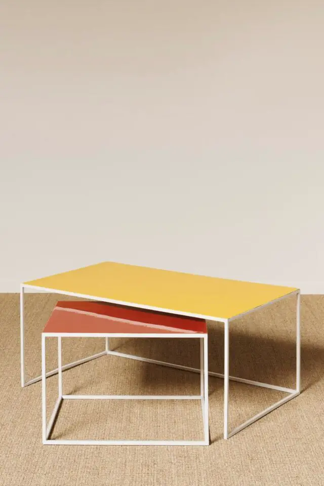 Lot de 2 tables basses en métal orange et jaune