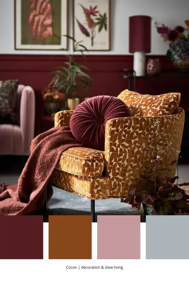association de couleurs avec du bordeaux fauteuil ocre et rose déco salon mur blanc et bordeaux soubassement accessoire coloré coussin plaid association de couleurs avec du bordeaux fauteuil ocre et rose déco salon mur blanc et bordeaux soubassement accessoire coloré coussin plaid