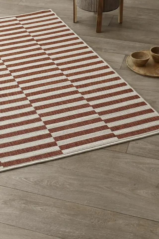 Tapis rectangulaire à rayures