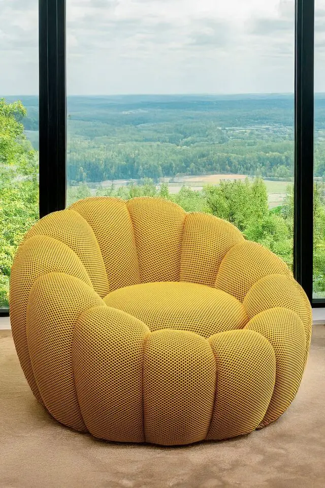Fauteuil pivotant en polyester jaune effet résille Kare Design Fauteuil pivotant en polyester jaune effet résille Kare Design