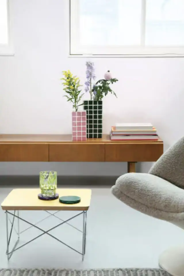 Vase Tile Small céramique rose / 10.5 x 10.5 x 21 cm design Vase Tile Small céramique rose / 10.5 x 10.5 x 21 cm design