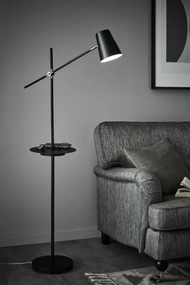 Lampadaire liseuse avec tablette et port USB noir H144cm