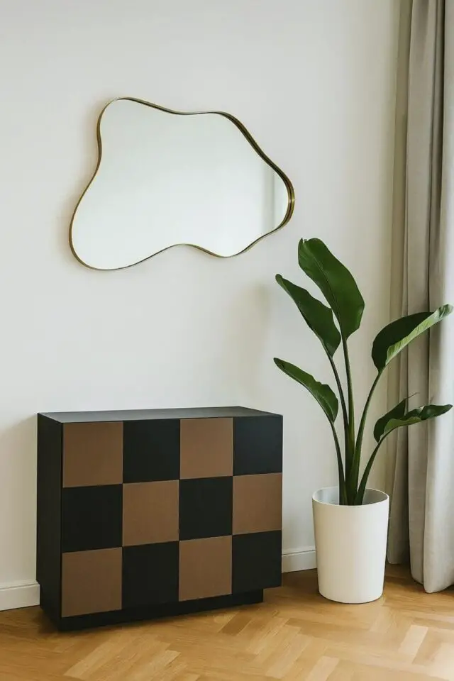 Miroir design organique - bords dorés Miroir design organique - bords dorés