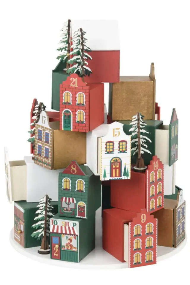 calendrier de l'avent à remplir Maisons du monde maisonnette colorées petites boites 