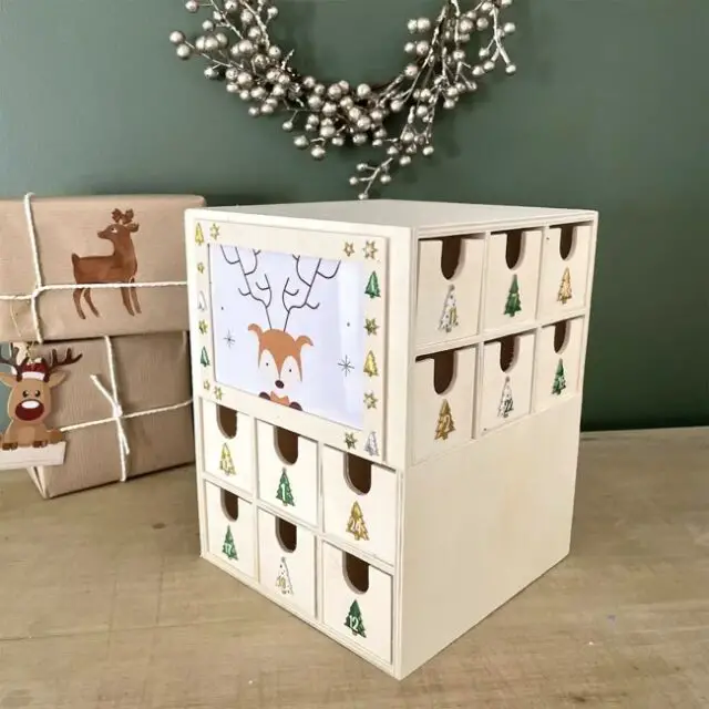 Calendrier de l'Avent cube 24 tiroirs 22 x 17 cm Calendrier de l'Avent cube 24 tiroirs 22 x 17 cm