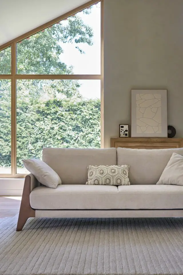 canapé Berah Getah nouvelle collection modèle Ondine beige et bois esthétique fine et chic design léger canapé Berah Getah nouvelle collection modèle Ondine beige et bois esthétique fine et chic design léger