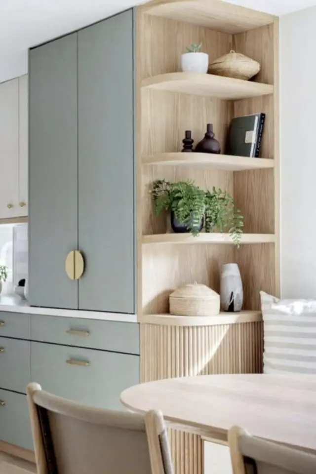 cuisine surface m2 aménagement mobilier sur mesure coin repas table banquette étagère rangement mobilier moderne et chic