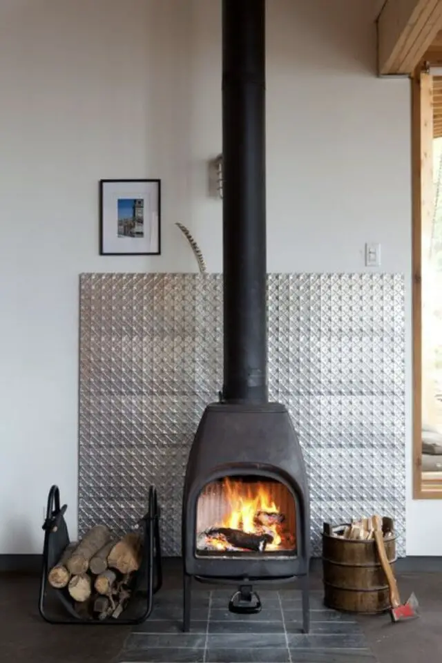 déco murale derrière poêle à bois plaque en métal texturé effet inox protection mur déco murale derrière poêle à bois plaque en métal texturé effet inox protection mur