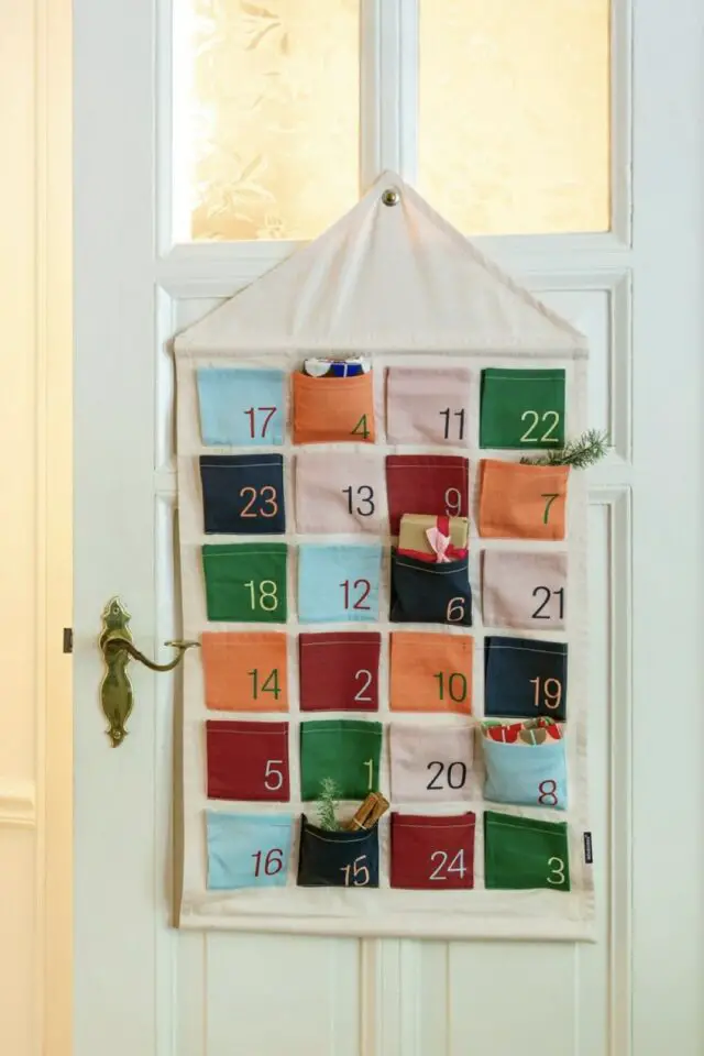 calendrier de l'avent La Redoute à remplir en tissus à suspendre couleur moderne 