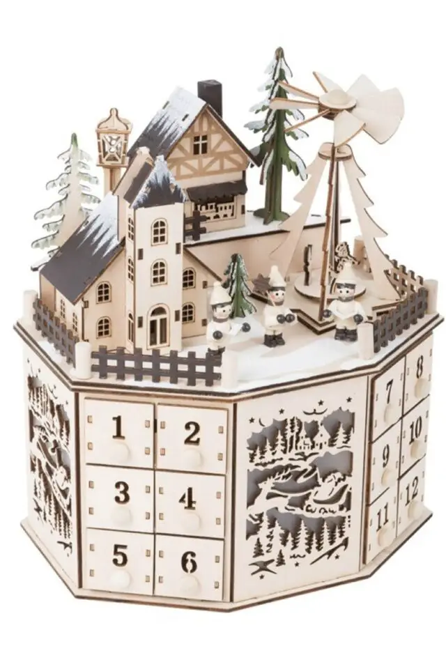 calendrier de l'avent La Redoute à remplir bois décor découpé à poser sur le buffet 