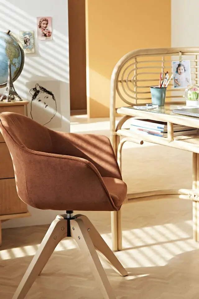 Fauteuil de bureau rotatif orange cuit