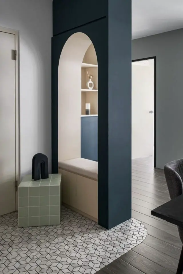 séparer entrée du salon mur ajouré cloison moderne sol carrelage différent idée moderne et élégante 