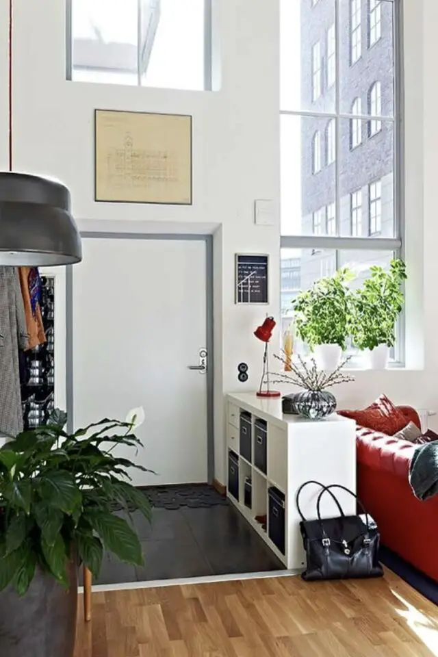 séparer entrée du salon meuble Ikea Kallax solution pas cher grand espace à vivre moderne esprit loft 