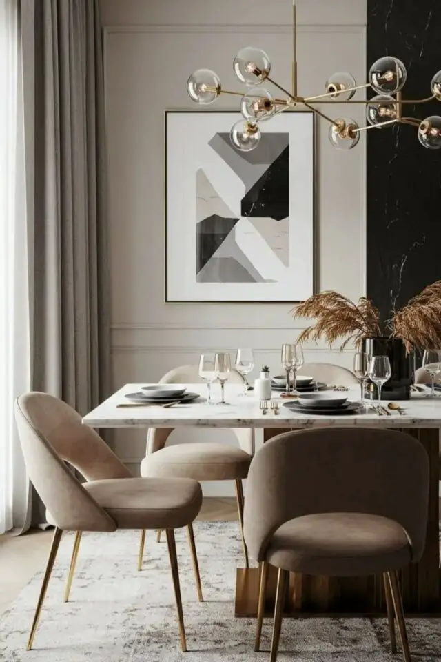 tendances déco 2026 salle à manger exemple neutre chic mur peinture beige table plateau marbre fauteuil cosy tendances déco 2026 salle à manger exemple neutre chic mur peinture beige table plateau marbre fauteuil cosy