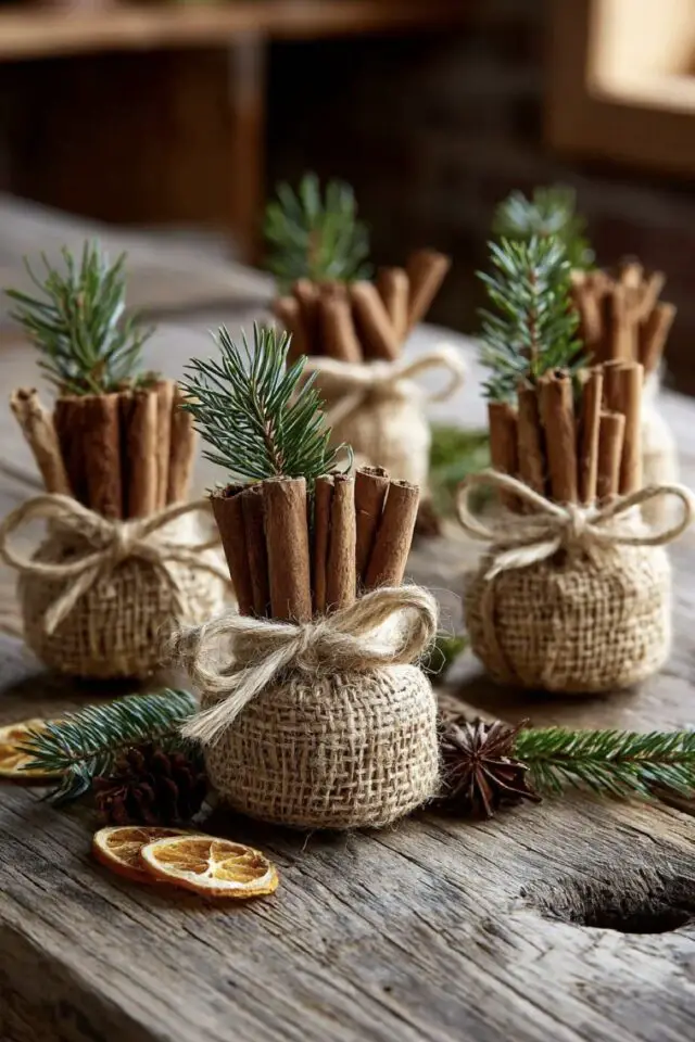 cadeau de noël à faire soi-même à poser sur la table invités pot pourri bricolage facile toile de jute cannelle branche de sapin ficelle cadeau de noël à faire soi-même à poser sur la table invités pot pourri bricolage facile toile de jute cannelle branche de sapin ficelle
