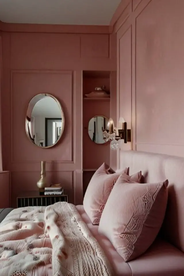 décoration chambre tendances 2026 couleur en monochrome rose peinture murale moulure tête de lit linge de lit décoration chambre tendances 2026 couleur en monochrome rose peinture murale moulure tête de lit linge de lit