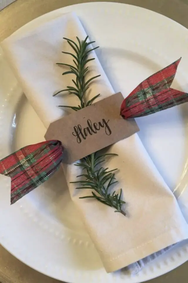 Noël DIY marque-place à fabriquer soi-même ruban étiquette kraft jolie typo facile à faire Noël DIY marque-place à fabriquer soi-même ruban étiquette kraft jolie typo facile à faire