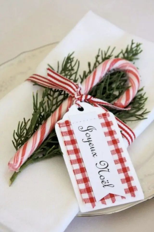 Noël bricolage marque-place déco de table étiquette blanche et rouge couture ruban et sucre d'orge Noël bricolage marque-place déco de table étiquette blanche et rouge couture ruban et sucre d'orge